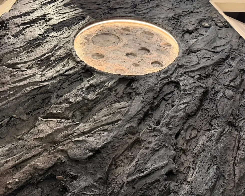 Rock Feature Walls UK - Black Rock Moon Wall - Luxury Rock Walls in Manchester and Cheshire Rock Feature Walls UK - Black Rock Moon Wall - Luxury Rock Walls in Manchester and Cheshire